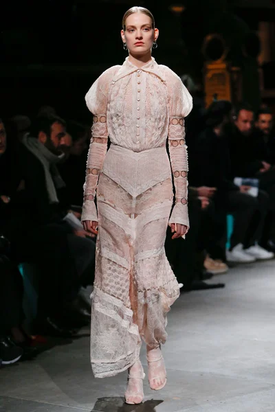 Look 63